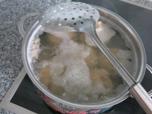 Knödel kochen